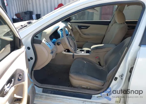 2014 Nissan Altima 2.5 S z USA, uszkodzony, nr VIN 1N4AL3AP2EC141950